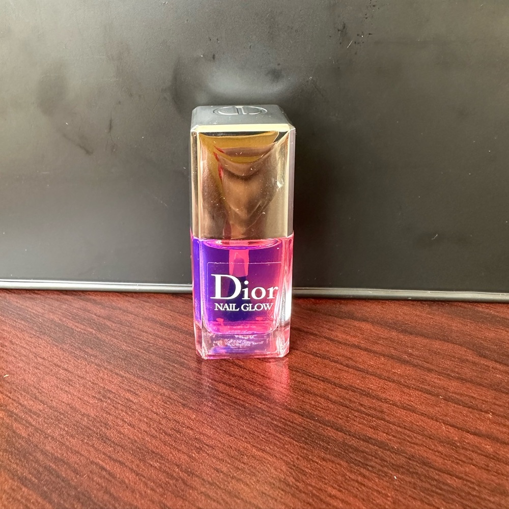 Dior nail glow (old formula)
